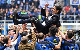 Iner mừng chức vô địch Serie A bằng chiến thắng trước Torino