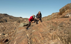 "Áo giáp" bao bọc Trái Đất 3,7 tỉ năm trước lộ diện ở Greenland