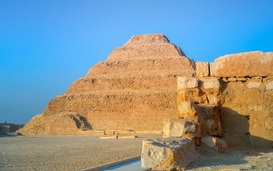 4.600 năm trước, người Ai Cập dùng thang máy xây kim tự tháp!