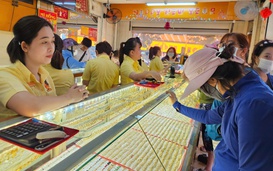 Cuối ngày 17-3, giá vàng lại lên đỉnh, cao chót vót