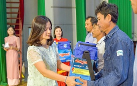 "Cùng ngư dân thắp sáng đèn trên biển" đến với ngư dân Nam Định