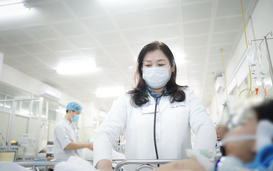 Bệnh viện Chợ Rẫy miễn 100% viện phí cho bé trai bị cây rơi trúng đầu