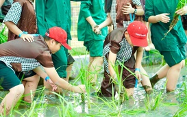 “Ngày hội vui Tết Thiếu nhi” – trao yêu thương, vun đắp tương lai