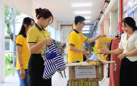 "Tái sinh" quần áo cũ