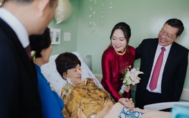 Đám cưới đặc biệt bên giường bệnh