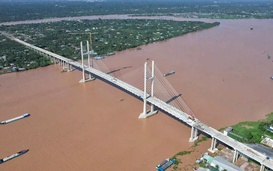 Cầu Rạch Miễu 2 đang thảm nhựa mặt cầu, dự kiến hoàn thành trước 2-9