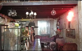 Quán cà phê trẻ ẩn mình sau vỏ bọc cổ xưa