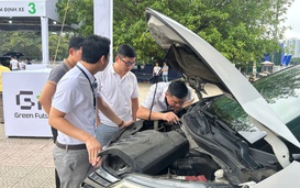 Người dân Hà Nội tiết lộ lý do "đổi xe xăng lấy xe điện"