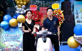 VinFast khai trương 66 đại lý xe máy điện mới trong 1 ngày, ra mắt mô hình showroom cao cấp EV-Zone