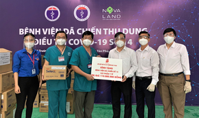 Saigon Co.op trao tặng vật phẩm y tế cho tuyến đầu chống dịch