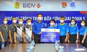 BIDV trao 18.000 suất cơm tặng đồng bào khó khăn tại TP Hà Nội