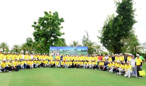Gần 700 triệu đồng được quyên góp từ giải “West Lakes – Miss Universe Charity Golf Tournament Nam A Bank Cup”