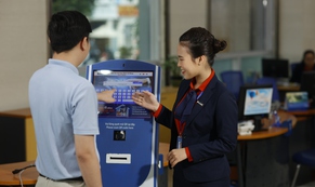 Kiềng ba chân - chiến lược phát triển bền vững Sacombank