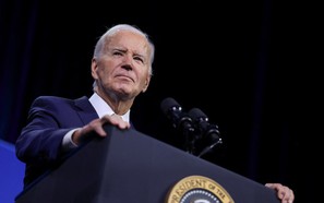 tỷ lệ bóng đá kèo nhà cái thống Biden đang cân nhắc từ bỏ cuộc đua vào Nhà Trắng?