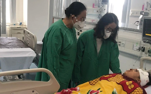 Nam học sinh lớp 7 đâm bạn nữ rồi định nhảy lầu
