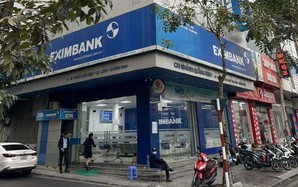 Chủ thẻ bị ngân hàng đòi nợ 8,83 tỉ đồng thuê luật sư vào cuộc