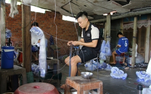 Sôi động làng nghề mùa nước nổi