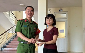 Người dân liên hệ công an, trả lại nhiều dây chuyền vàng nhặt được