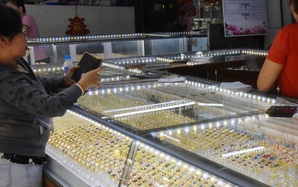 Giá vàng hôm nay, 31-10: Giá vàng thế giới tăng 110 USD