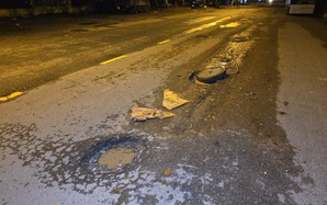 Đường mới nâng cấp đã hư hỏng nặng, người dân liên tục té ngã