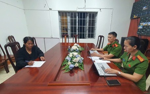 Bắt khẩn cấp người mẹ nghi thả con trai 1 tuổi xuống giếng tử vong