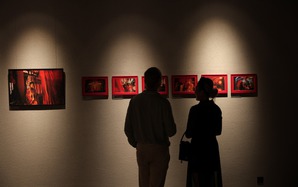 Ba nhiếp ảnh gia kể "sắc đỏ" qua ống kính