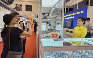 Cuối ngày 17-11, giá vàng giảm, Công ty SJC có thông báo quan trọng về vàng miếng