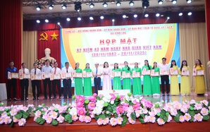 Tôn vinh nhiều nhà giáo tiêu biểu nhân ngày Nhà giáo Việt Nam