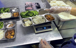 Dinh dưỡng cho bệnh nhân là "vũ khí" hồi phục sức khỏe