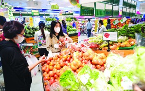 Saigon Co.op giảm giá thịt, cá, rau củ đến 30% giữa lúc giá thực phẩm tăng vọt