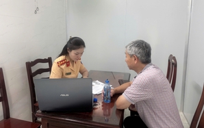 Giành đường của xe máy, tài xế ở TPHCM bị phạt 5 triệu đồng