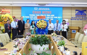 Lãnh đạo tỉnh Vĩnh Long chúc mừng Trường ĐH Cửu Long nhân Ngày Nhà giáo Việt Nam