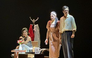 NSND Trần Lực kể chuyện "Ngày mai trời lại sáng" bằng ngôn ngữ thử nghiệm giàu cảm xúc