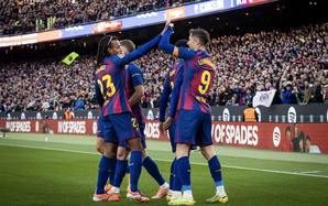 Barcelona thắng tưng bừng ngày trở lại Nou Camp