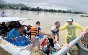 Miền Trung cần lắm những tấm lòng sẻ chia