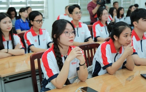 Hơn 1,6 tỉ đồng tiếp sức cho học sinh, sinh viên khó khăn