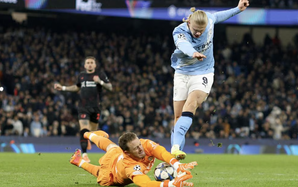 Man City gục ngã trước Leverkusen, Pep Guardiola nhận cột mốc đáng quên