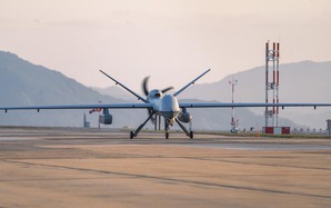 UAV giá 30 triệu USD của Mỹ bất ngờ lao xuống biển ở Hàn Quốc 