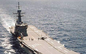 Tàu sân bay Thái Lan đến hỗ trợ người dân vùng lũ