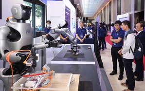 Loạt công nghệ tương lai xuất hiện tại Diễn đàn Kinh tế mùa Thu 2025, nhiều người trầm trồ