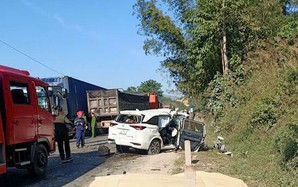 Xác định nguyên nhân vụ tai nạn ô tô 7 chỗ tông xe đầu kéo, 4 người chết