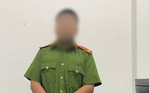 Mua trang phục công an mặc "lấy le" với bạn gái, thanh niên nhận cái kết đắng