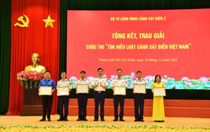 Trao giải cuộc thi "Tìm hiểu Luật Cảnh sát biển Việt Nam"