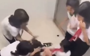Nữ sinh bị đánh trong nhà vệ sinh trường học ở TP HCM: Những học sinh đứng quay clip cũng bị xử lý