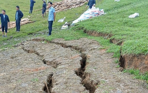 Hồ chứa 1,7 triệu m3 sạt trượt mái, nứt chân đập, Lâm Đồng cấp tốc di dời dân