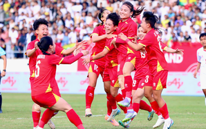 Tuyển bóng đá nữ Việt Nam vào bán kết