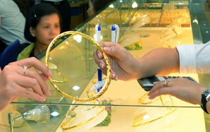 Giá vàng hôm nay 3-12: Bất ngờ sụt giảm