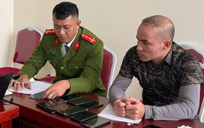 Công nhân nhà máy sản xuất xe ô tô trộm cắp 11 chiếc điện thoại của đồng nghiệp