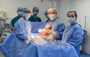 Vượt biển lúc nửa đêm, thai phụ kịp sinh con khỏe mạnh ở Bệnh viện Từ Dũ tại Cần Giờ