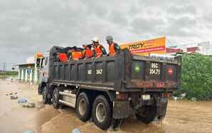 Tự ý rời điểm tránh trú bơi về nhà, người đàn ông bị nước lũ cuốn tử vong